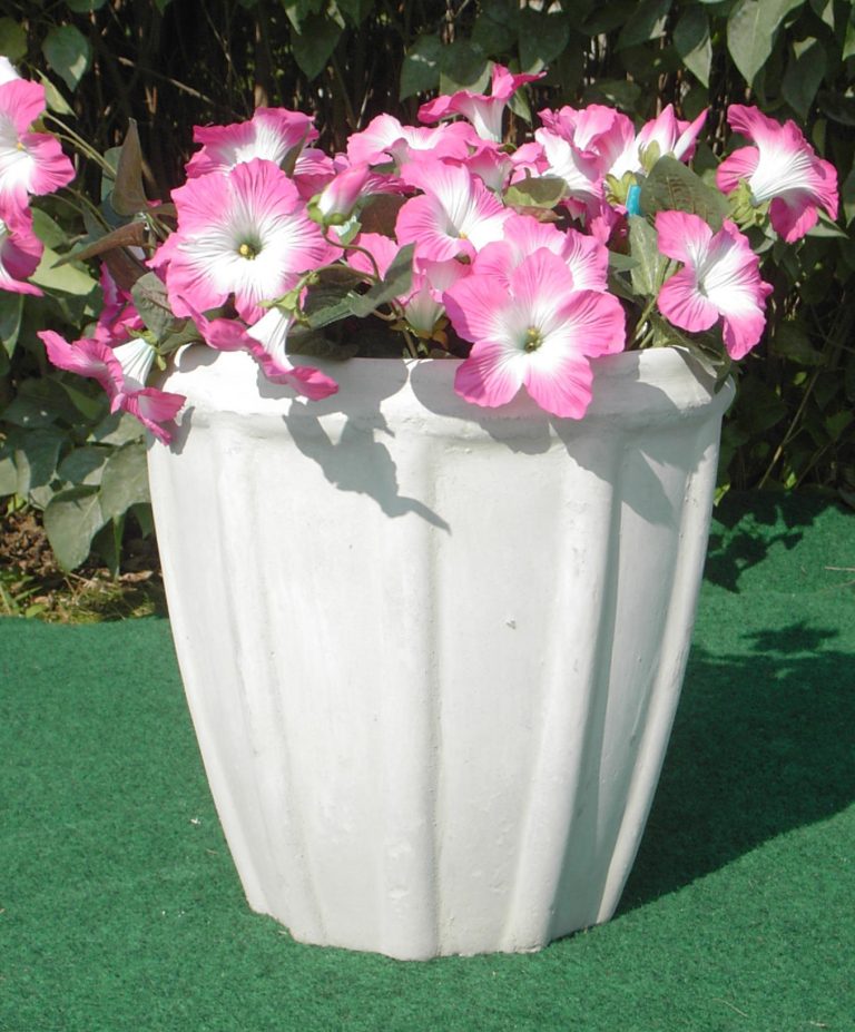 Kim Planter Statue Canada